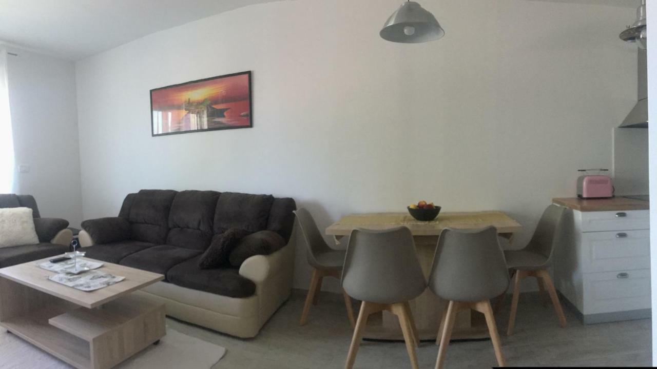 Holly Apartman Umag Exterior photo